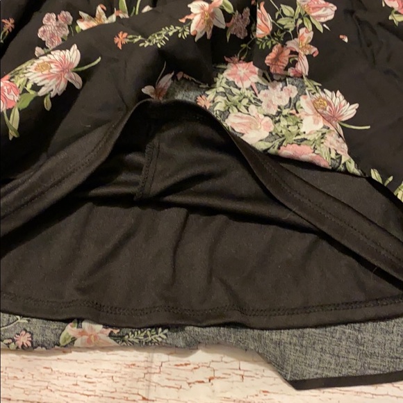 🛍Black floral dress🛍 - Picture 5 of 5